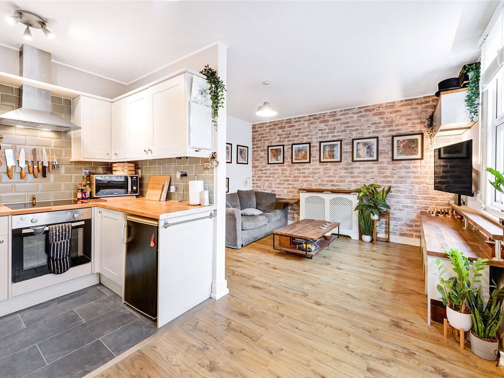 1 bed flat for sale in Wandsworth High Street, London SW18 Zoopla