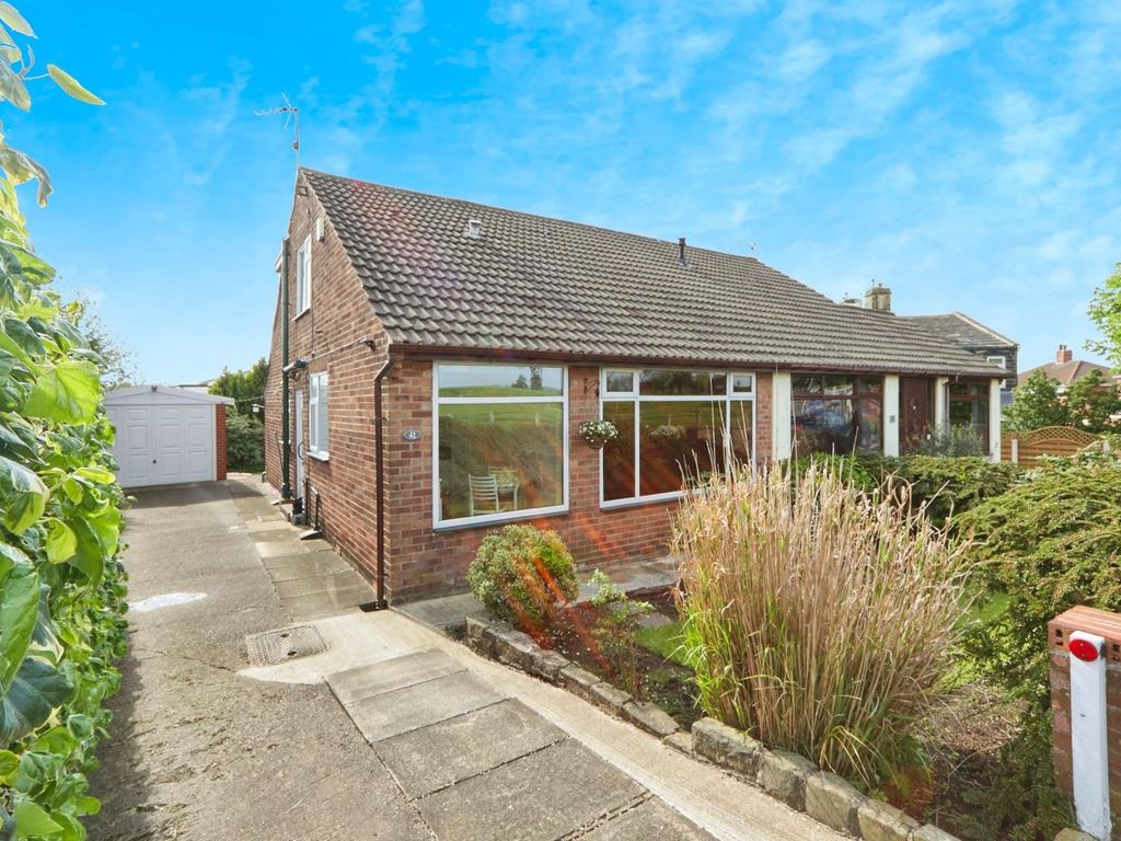 3 bed semidetached bungalow for sale in Half Mile Lane, Leeds LS13, £