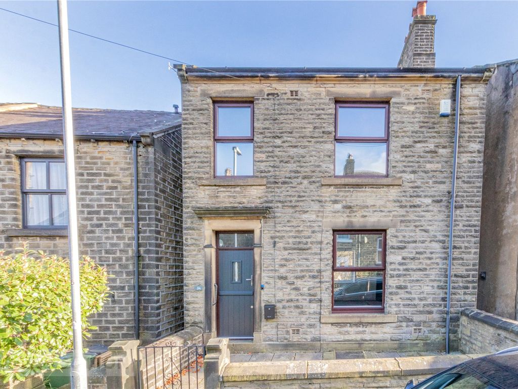 3 bed detached house for sale in Varley Road, Slaithwaite, Huddersfield