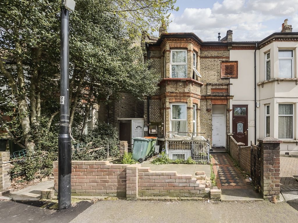 6 bed semidetached house for sale in Upton Lane, London E7, £600,000