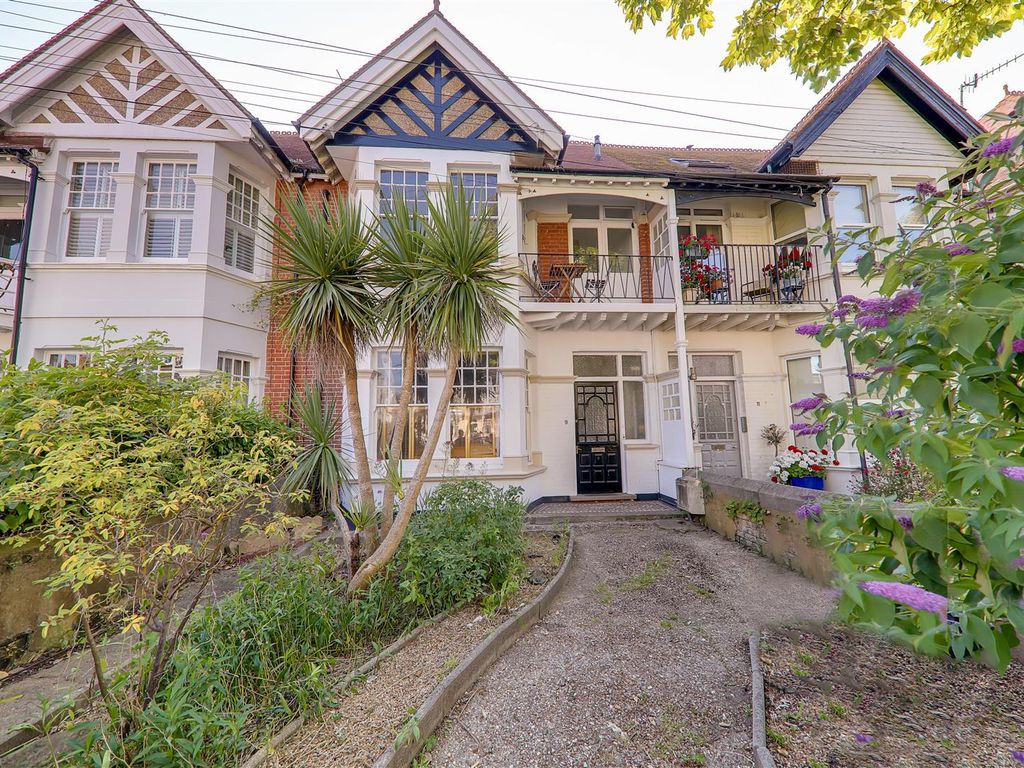 2 bed flat for sale in St. Road, Worthing BN11, £250,000 Zoopla