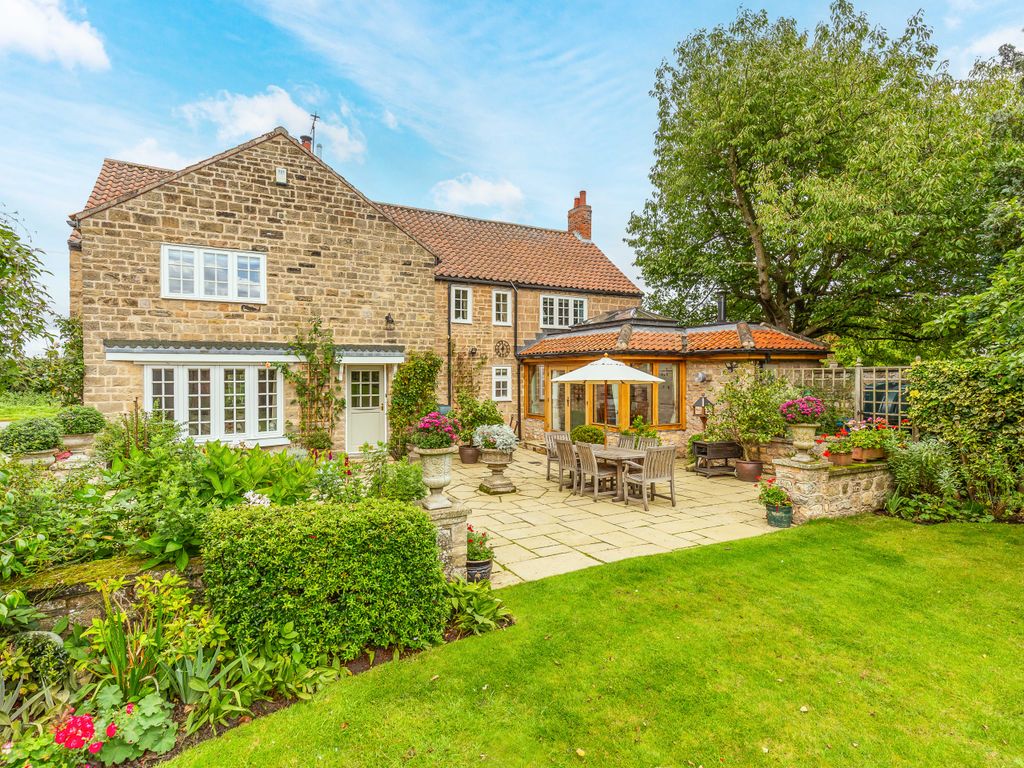 4 bed detached house for sale in Wigthorpe Cottage, Wigthorpe, Worksop