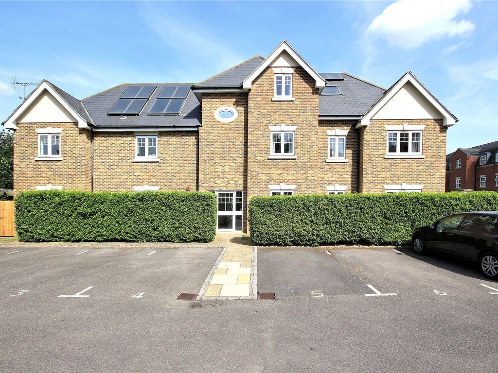 2 bed flat for sale in 121 Maybury Road, Woking, Surrey GU21 Zoopla