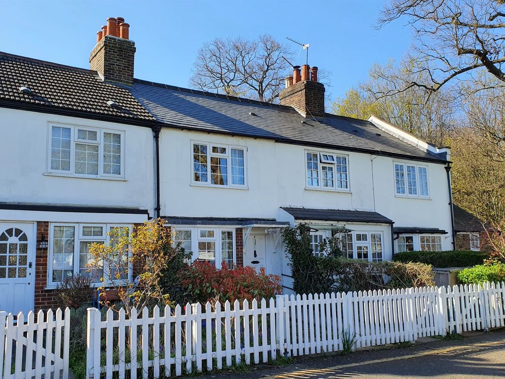 2 bed terraced house for sale in Chase Green, Enfield EN2 Zoopla