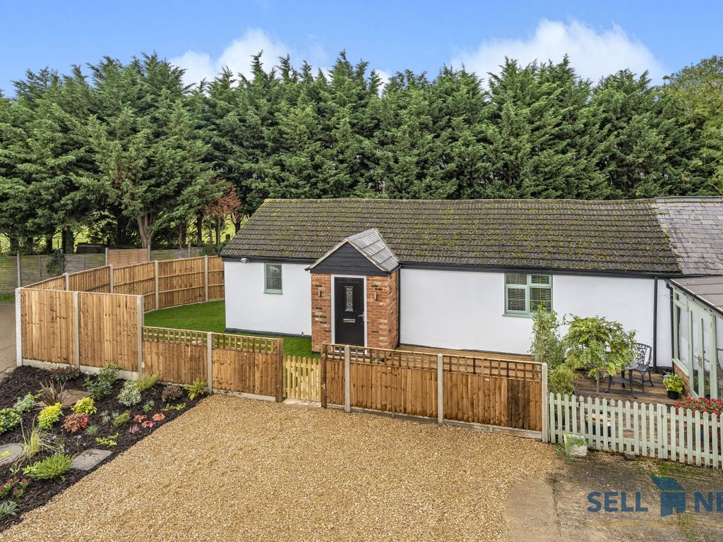 2 bed bungalow for sale in Bedford Road, Bedford MK43, £300,000 Zoopla