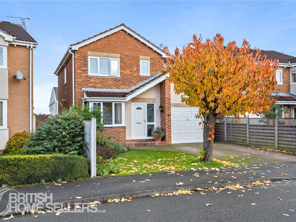 4 bed detached house for sale in Upper Newbold Close, Chesterfield