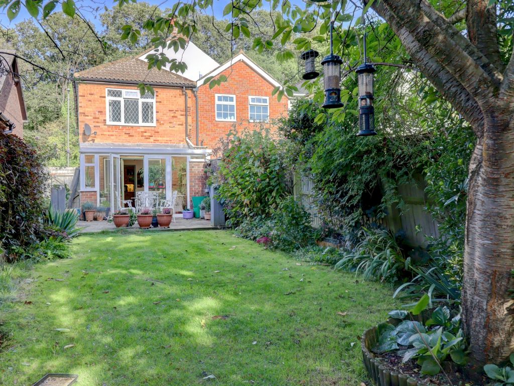 3 bed semidetached house for sale in Penn Road, Hazlemere, High