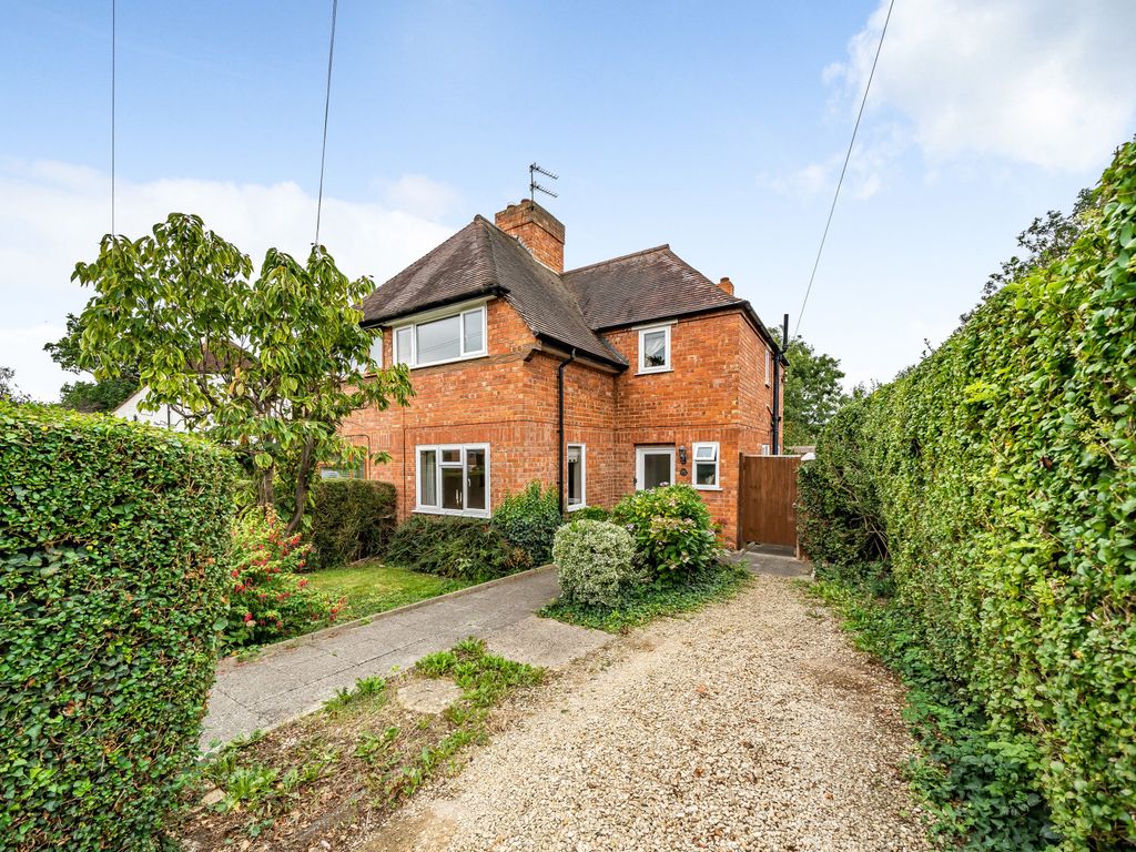 3 bed semidetached house for sale in Milton Road, Cheltenham