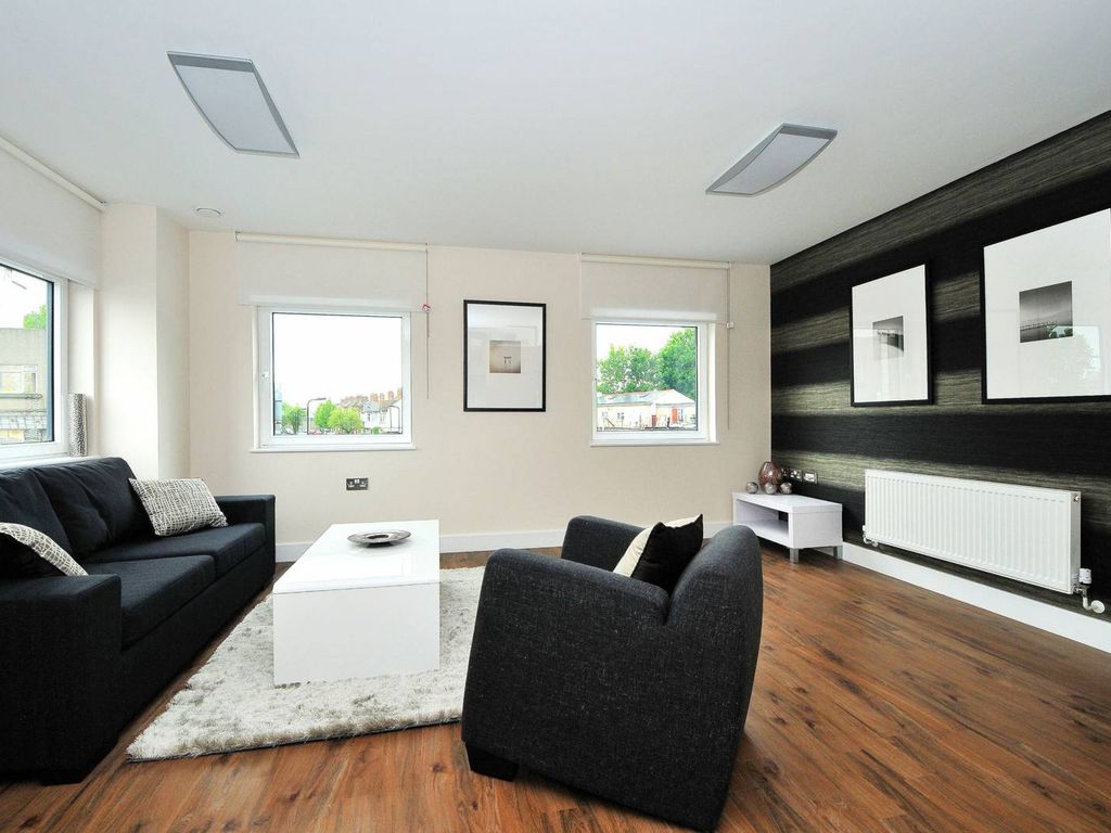 2 bed flat to rent in The Green, Southall UB2 Zoopla