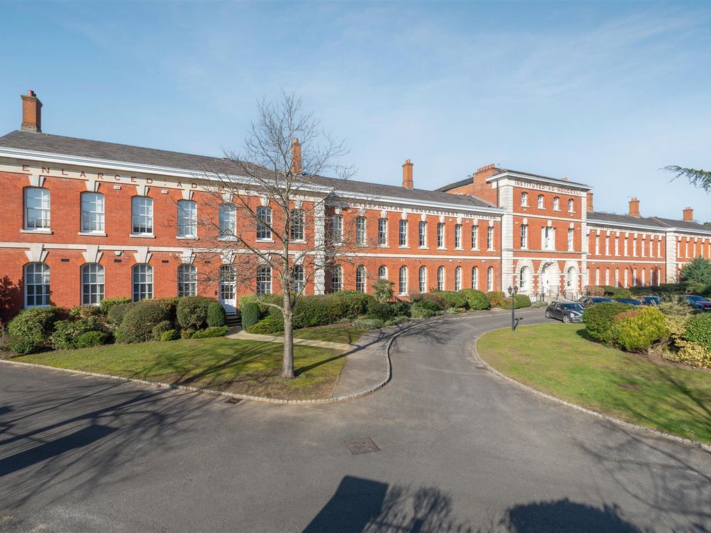 2 bed flat for sale in Ellesmere Place, WaltonOnThames KT12 Zoopla