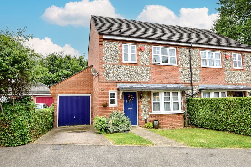 3 bed semidetached house for sale in Four Oaks, Chesham HP5, £565,000