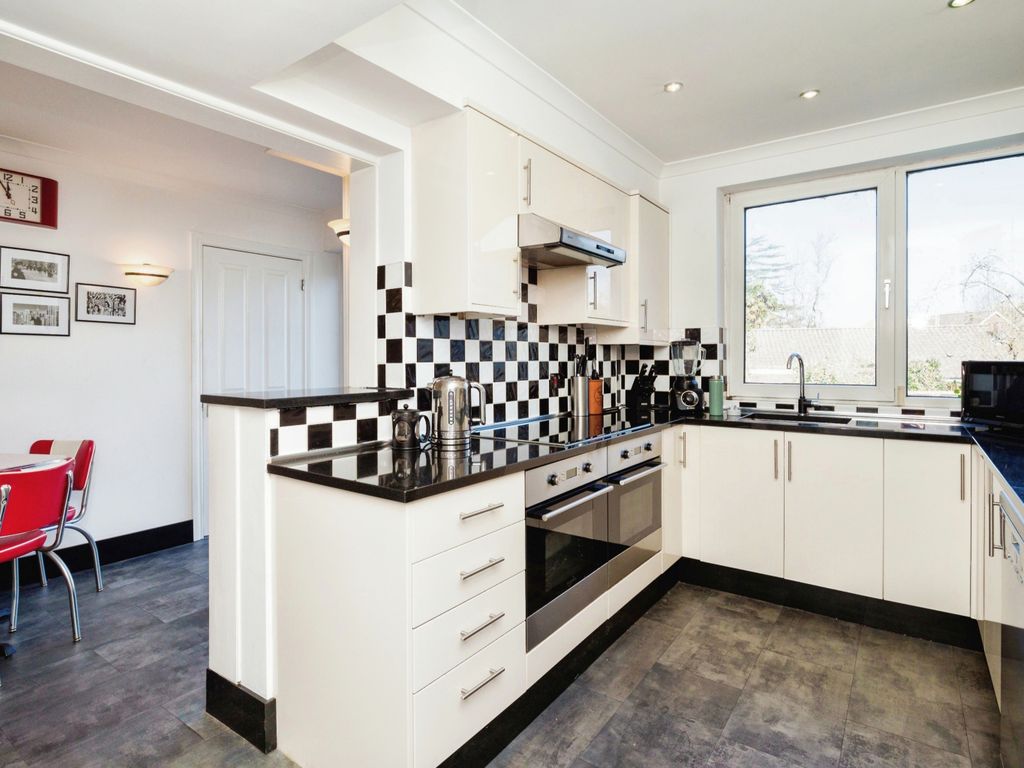 3 bed semidetached house for sale in Sandhurst Park, Tunbridge Wells