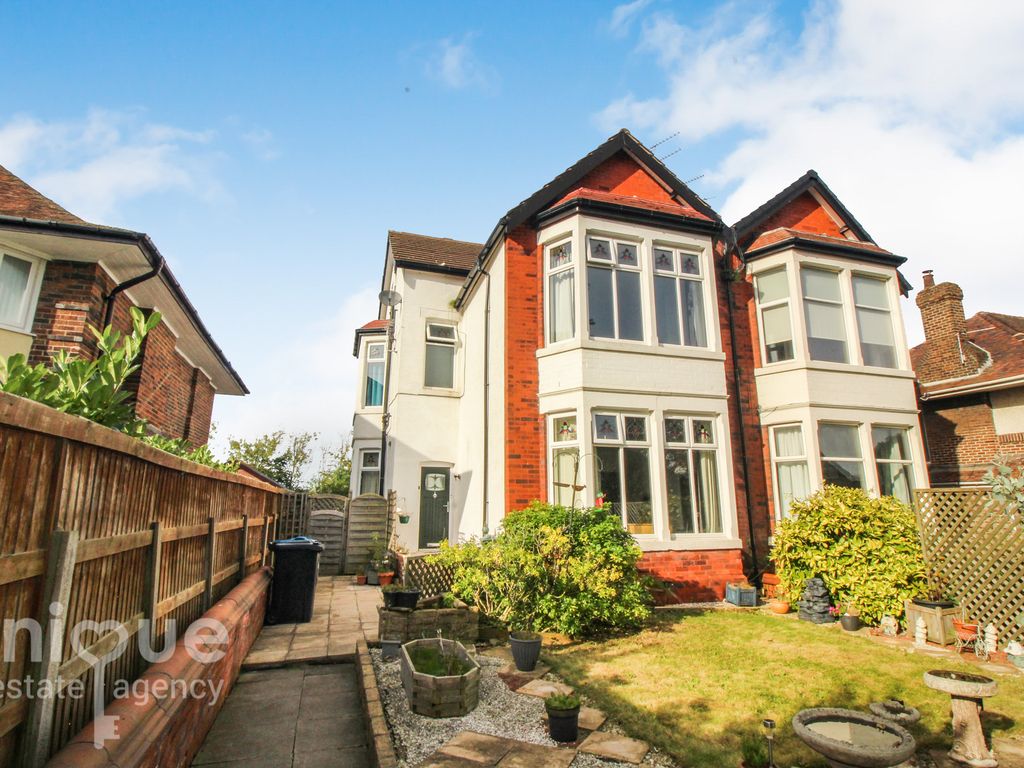 5 bed semidetached house for sale in St. Annes Road East, Lytham St