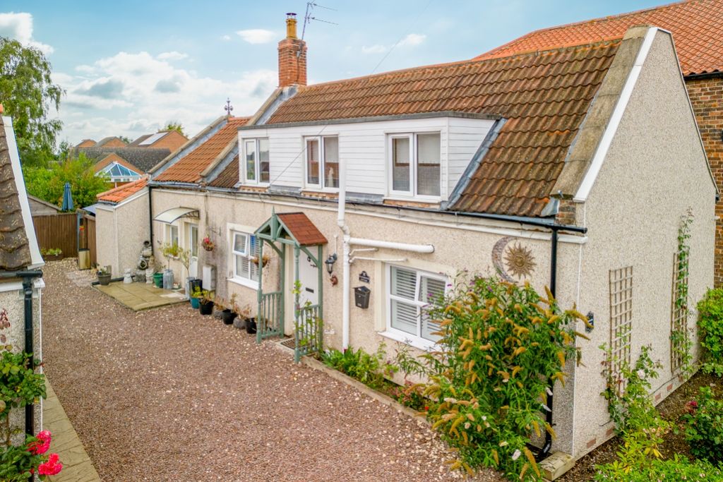 3 bed cottage for sale in High Street, Swineshead, Boston, Lincolnshire