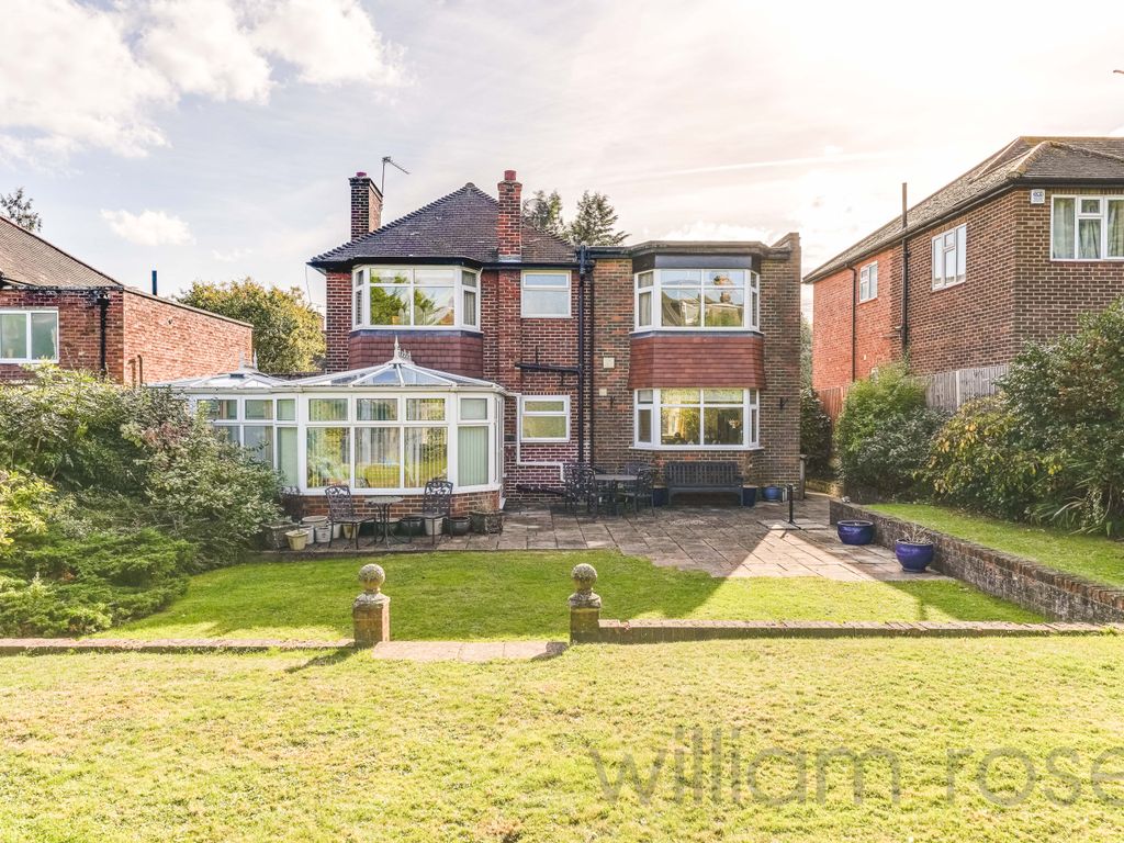 5 bed detached house for sale in St. Ronans Crescent, Woodford Green IG8, £1,050,000 Zoopla