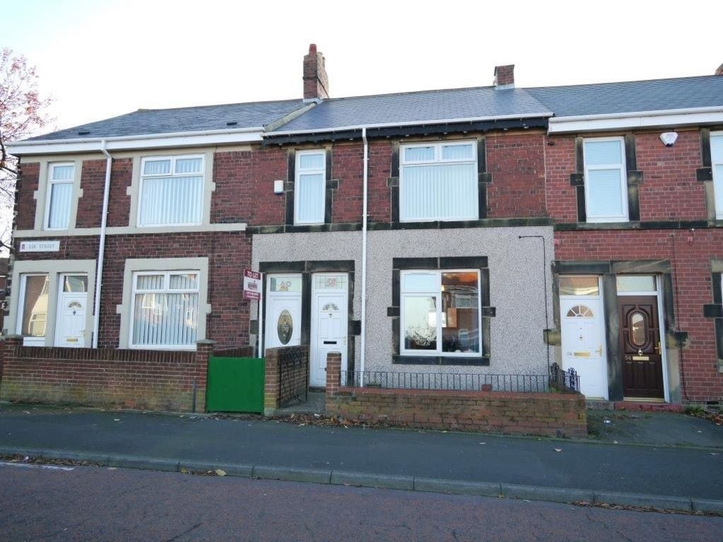 3 bed flat to rent in Esk Street, Gateshead NE9, £600 pcm Zoopla
