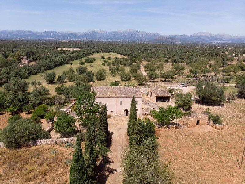 5 bed detached house for sale in Sineu, Sineu, Mallorca, £1,648,639