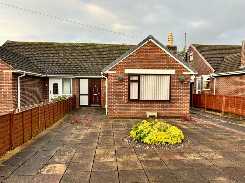 3 bed semidetached bungalow for sale in Mostham Place, Brockworth