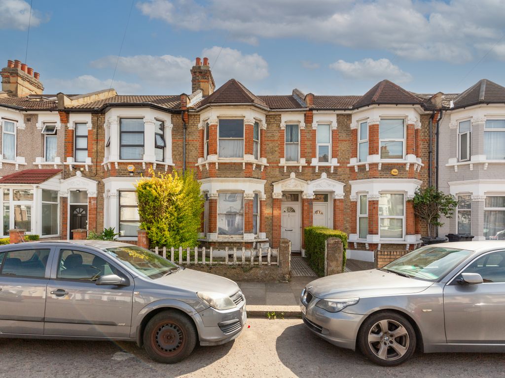 3 bed terraced house for sale in Mortlake Road, Ilford IG1, £310,000