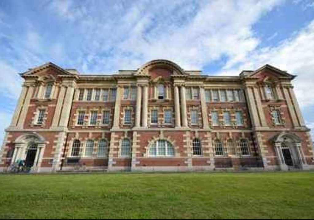 2 bed flat to rent in Platform Road, Ocean Village, Southampton SO14 Zoopla