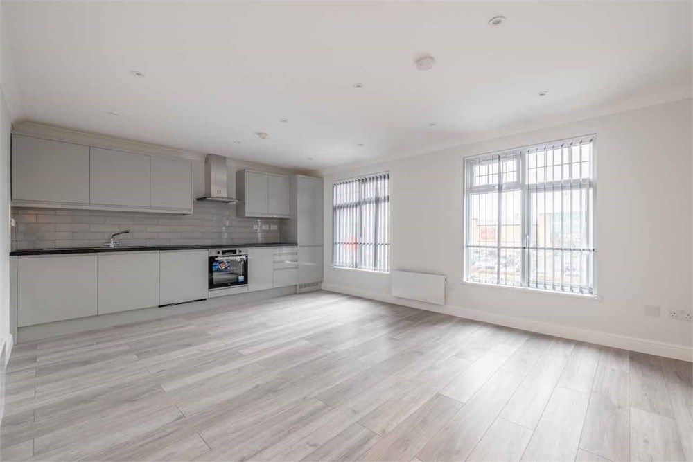 1 bed flat to rent in Farnham Road, Slough SL1, £975 pcm Zoopla