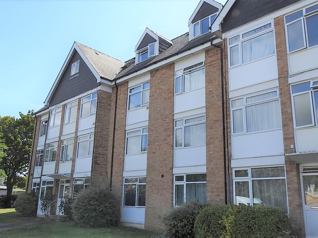 1 bed flat for sale in Packham Court, Farm Way, Worcester Park KT4, £