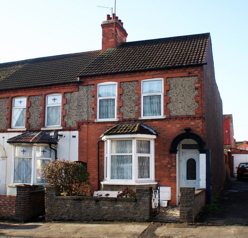 3 bed end terrace house to rent in Elsden Road, Wellingborough, Northamptonshire. NN8, £950 pcm