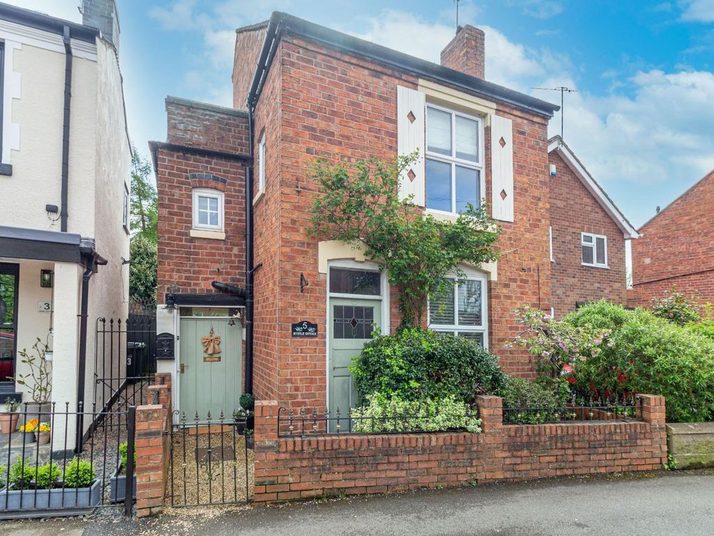 2 bed detached house for sale in Glebe Lane, Stourbridge DY8, £289,995