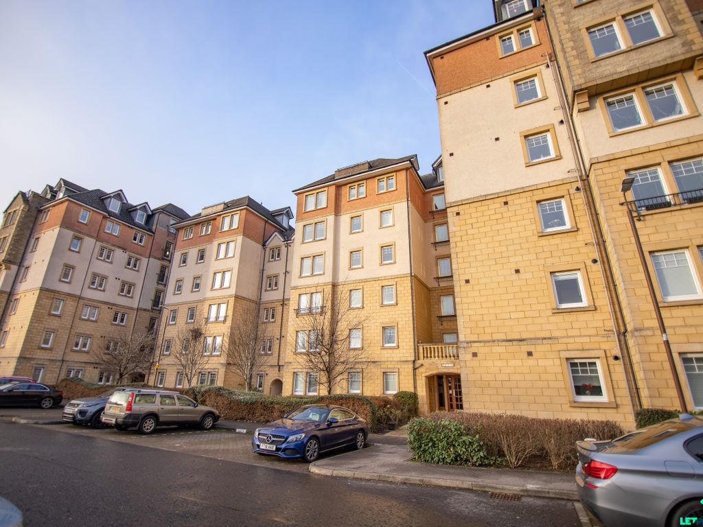 3 bed flat for sale in Eagles View, Livingston EH54, £180,000 Zoopla