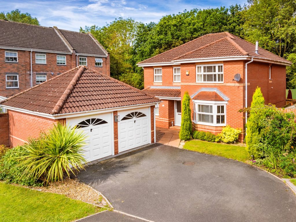4 bed detached house for sale in Westcroft Walk, Priorslee, Telford