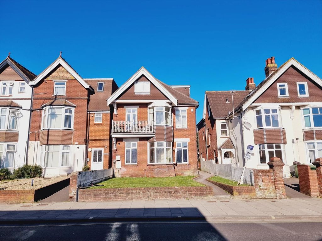 1 bed flat to rent in West Street, Fareham, Hampshire PO16, £800 pcm