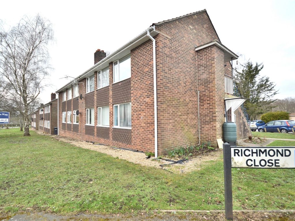 2 bed for sale in Ashdown Road, Chandler's Ford, Eastleigh