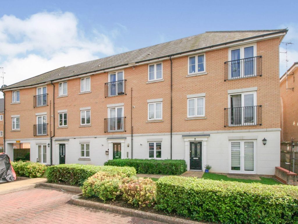 2 bed flat for sale in Parnell Place, Braintree CM7, £210,000 Zoopla
