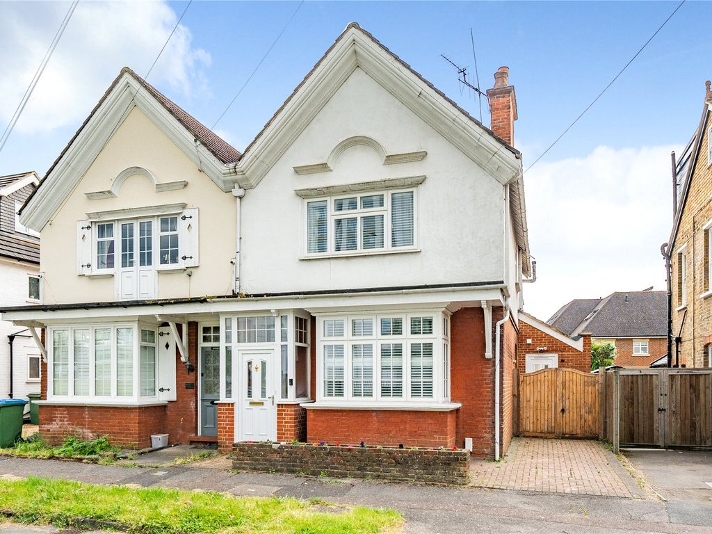 4 bed detached house for sale in Walton On Thames, Surrey KT12, £