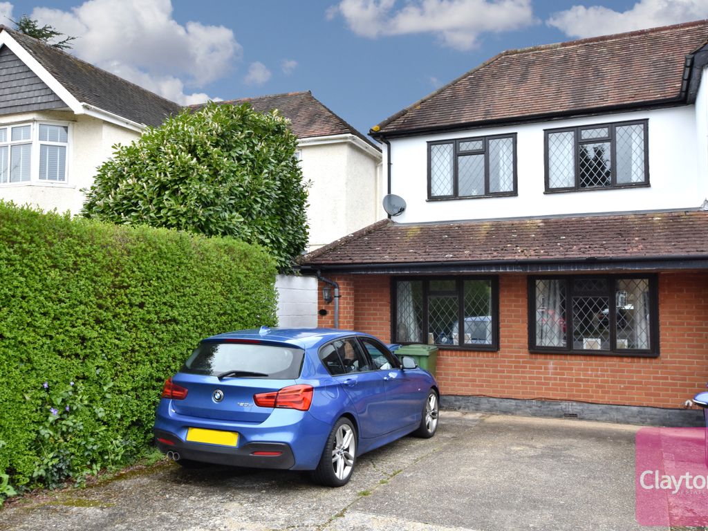 3 bed semidetached house for sale in Garston Drive, Garston, Watford