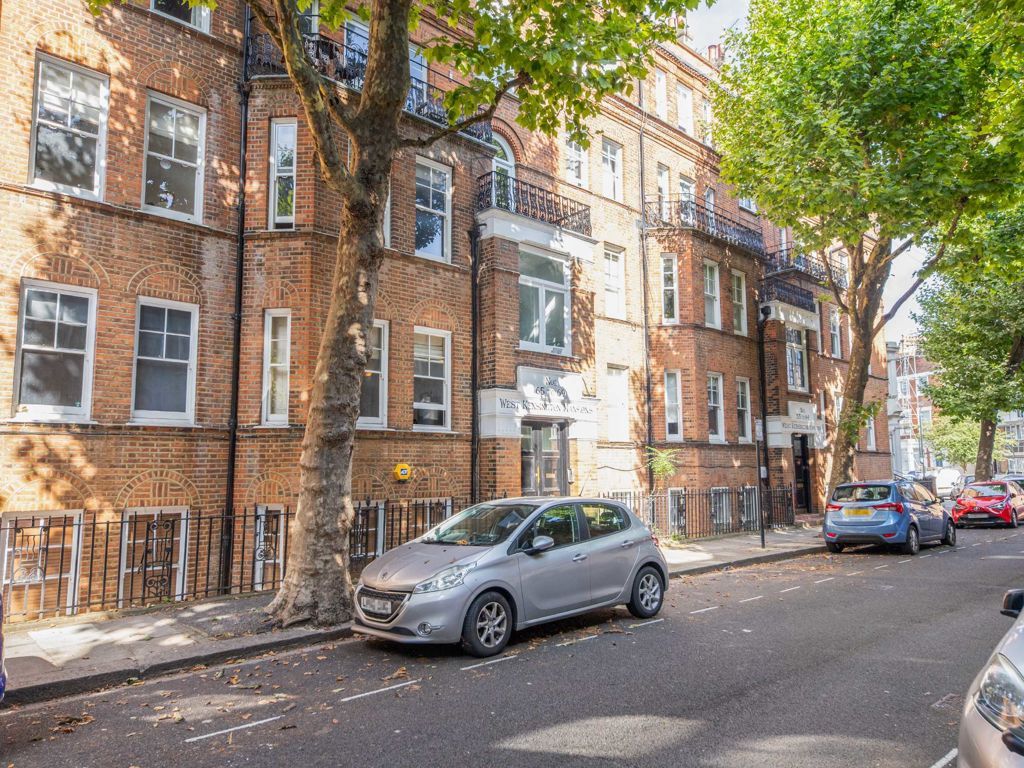 4 bed flat for sale in Beaumont Crescent, London W14, £750,000 Zoopla