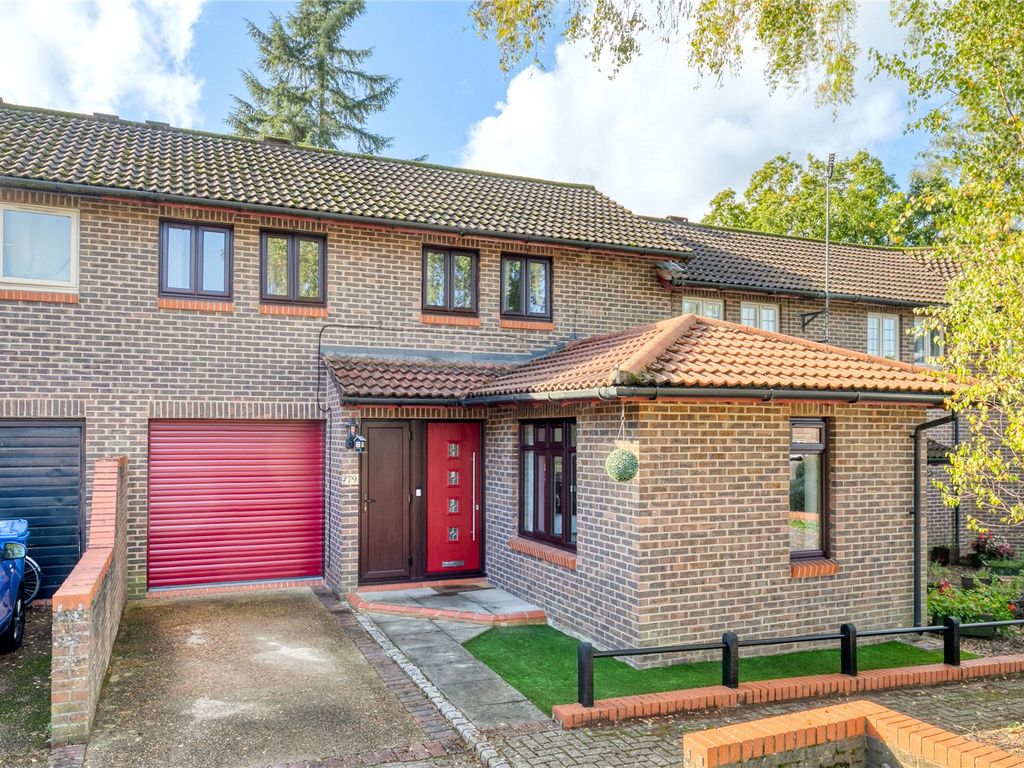 3 bed terraced house for sale in Worlds End Hill, Bracknell, Berkshire