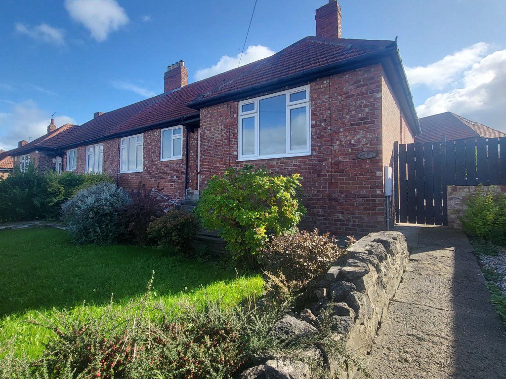 2 bed bungalow to rent in Holly Avenue, South Shields NE34, £800 pcm