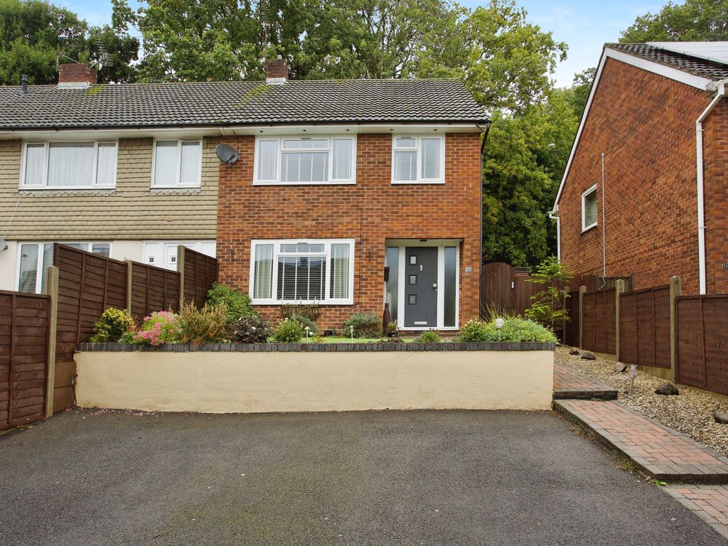 3 bed end terrace house for sale in Steele Close, Chandler's Ford