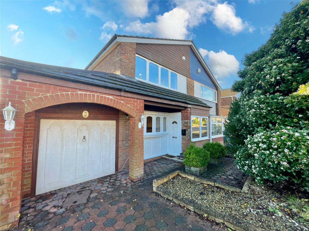 3 bed semidetached house for sale in Broomy Hill Road, Throckley