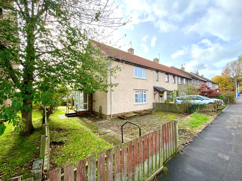 3 bed end terrace house for sale in Cairnwell Place, Kirkcaldy, Fife