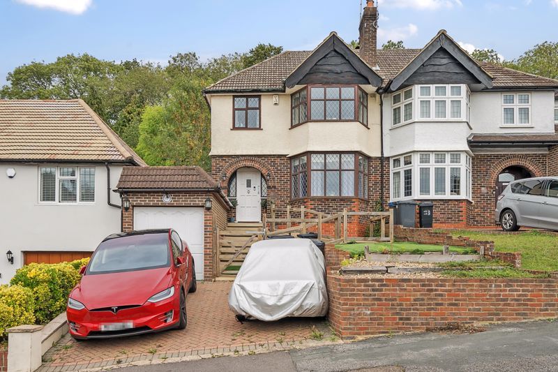 3 bed semidetached house for sale in Littleheath Road, Selsdon, South