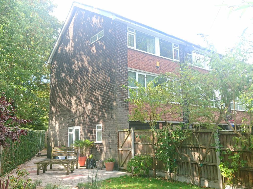 4 bed town house for sale in Derbyshire Road, Sale M33 Zoopla