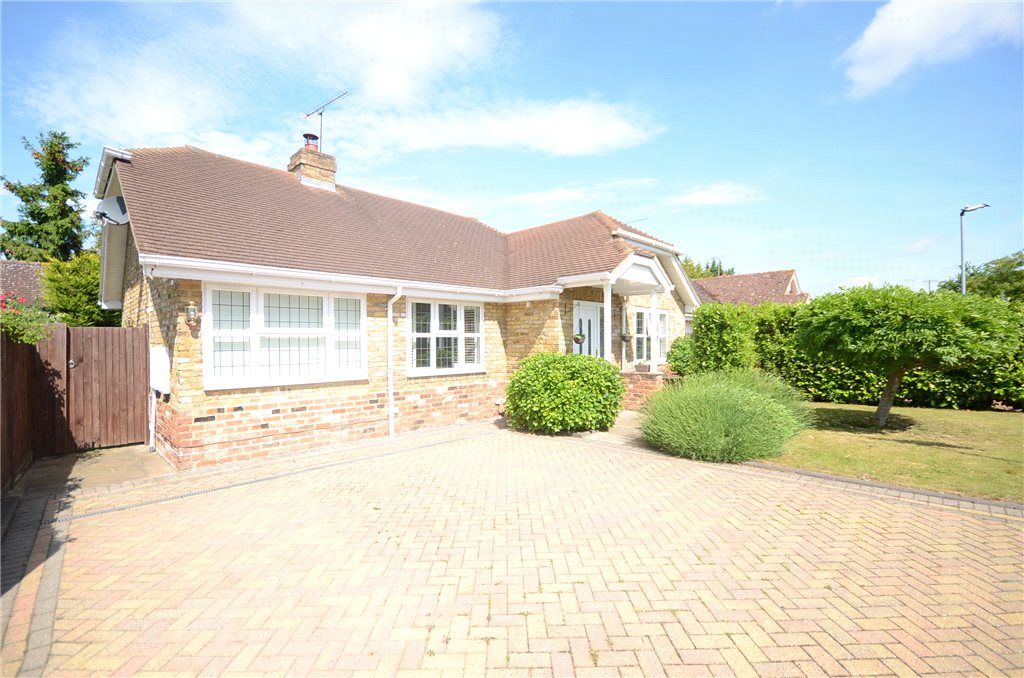 3 bed bungalow for sale in Almond Close, Windsor, Berkshire SL4 Zoopla