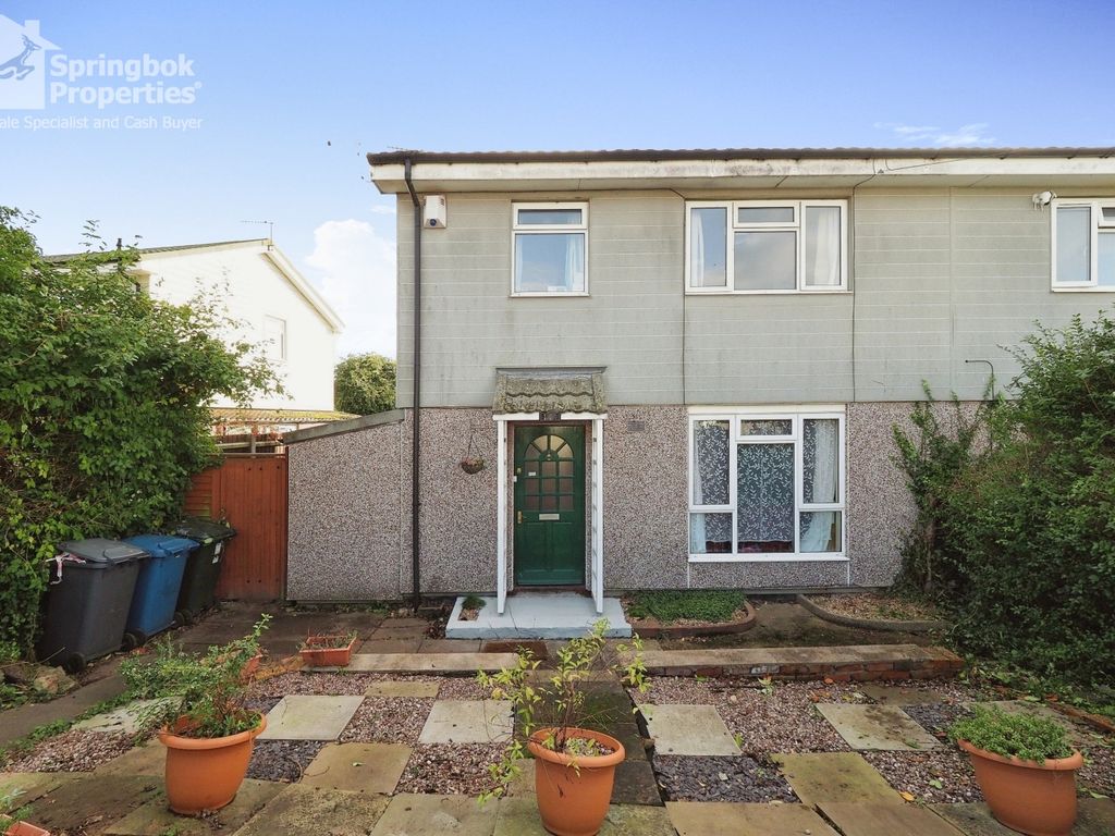 3 bed semidetached house for sale in Sharpley Drive, Loughborough, Leicestershire LE12, £