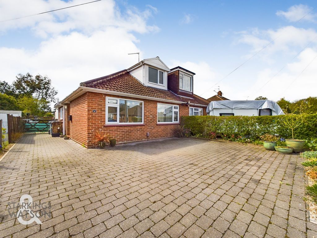 3 bed property for sale in Longfields Road, Thorpe St Andrew, Norwich