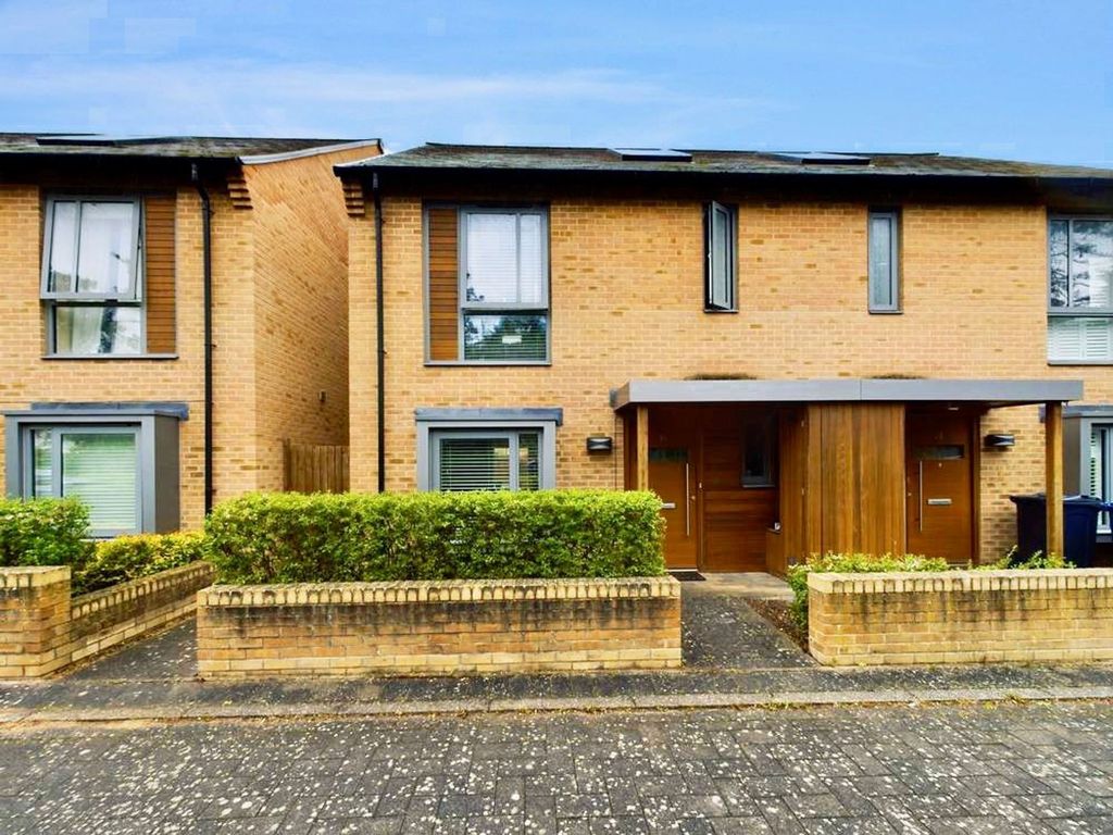 3 bed semidetached house for sale in Old Mills Road, Trumpington