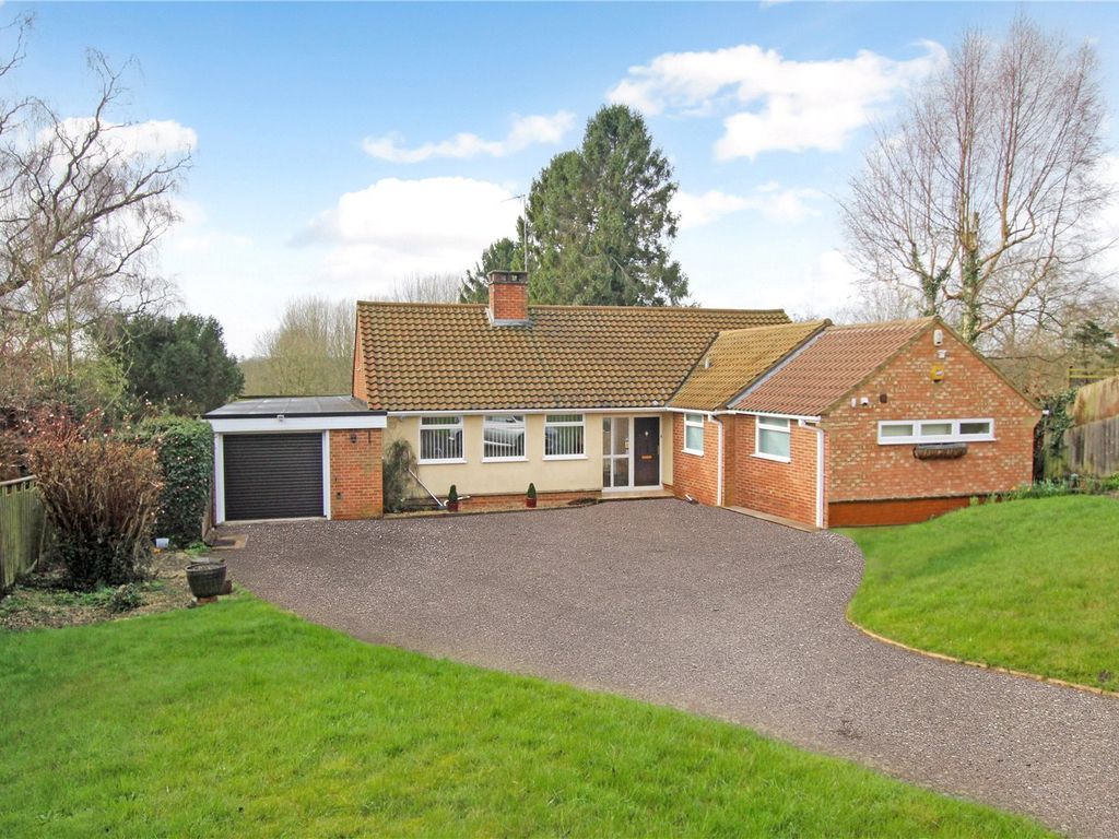 3 bed bungalow for sale in Banbury Road, Brackley NN13, £675,000 Zoopla