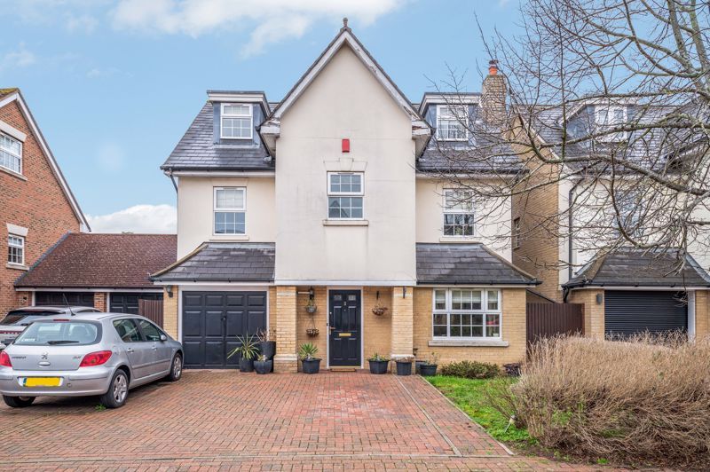 5 bed detached house for sale in Williams Way, Dartford DA2, £900,000