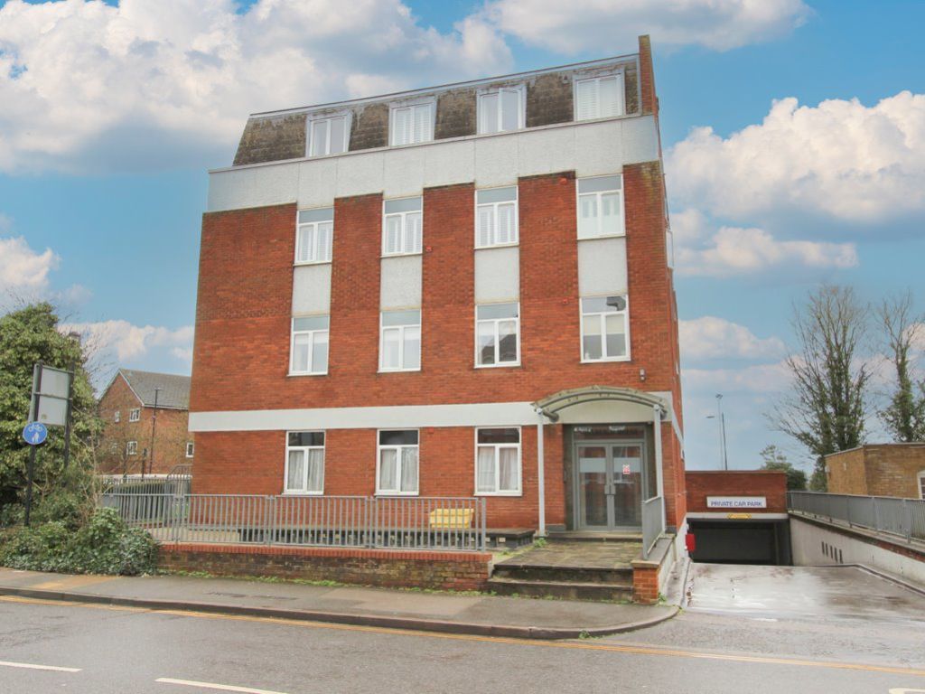 2 bed flat to rent in Hockliffe Street, Leighton Buzzard LU7, £1,150